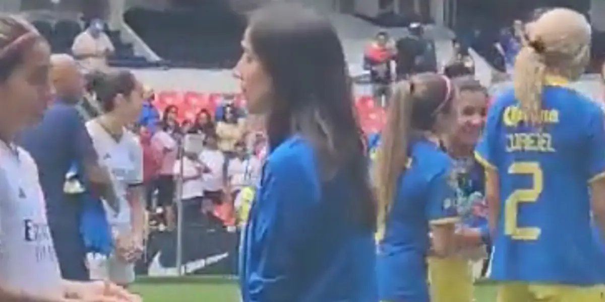 Ambas se quedaron charlando en la cancha luego del encuentro entre las Águilas y el Madrid.
