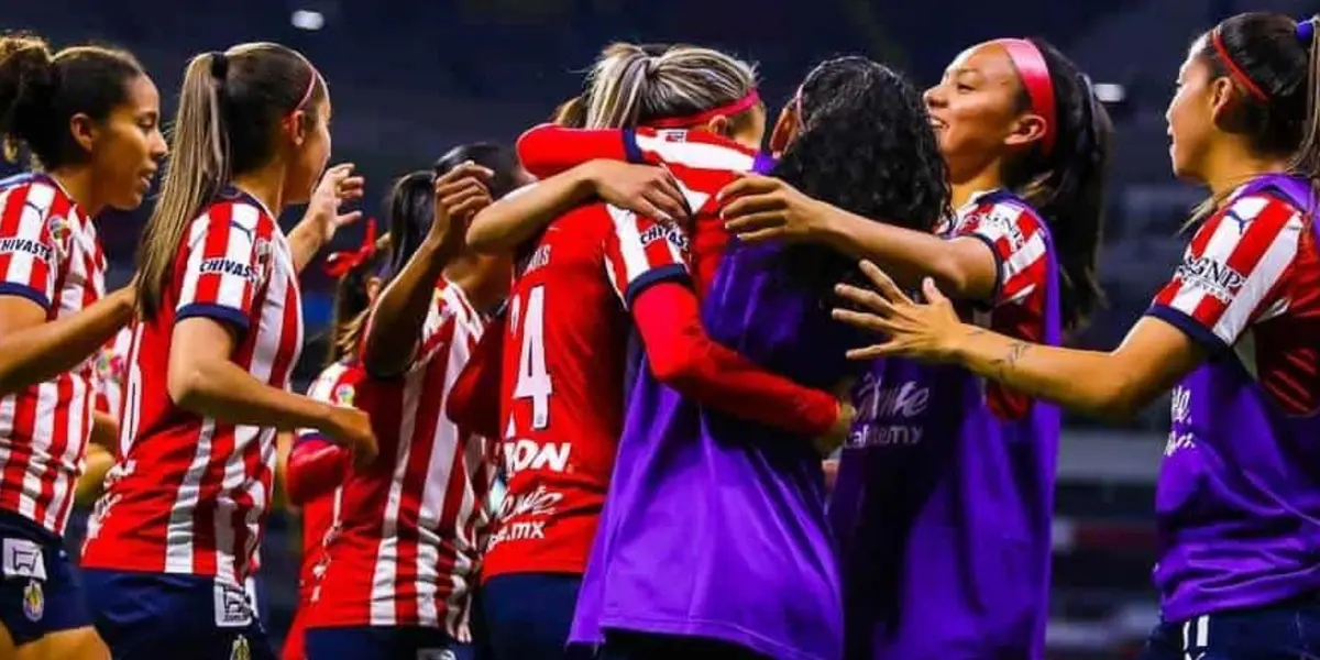 Con un marcador de 2-1, las Chivas esta noche dieron un golpe de autoridad como visitantes en la cancha del Estadio Corona.