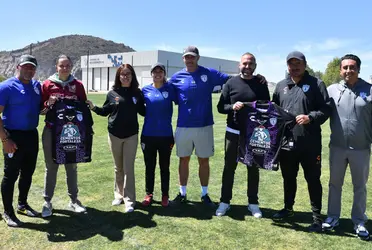 Dos jugadoras se reencontraron con el estratega del Tri.