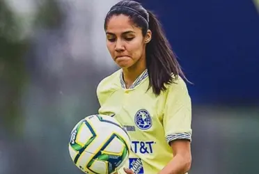 El acosador de Scarlett sigue como si nada y ahora se dedica a molestar a la delantera.