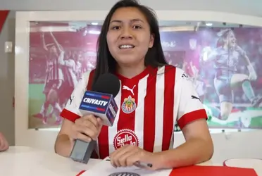 El conjunto rojiblanco dio a conocer a su nueva jugadora para la siguiente campaña.