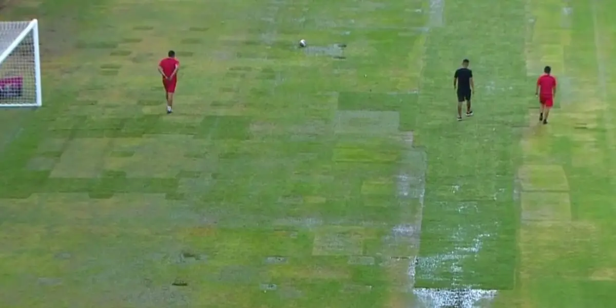 El duelo de las rojinegras contra las Águilas se tuvo que reprogramar debido a una tormenta eléctrica.