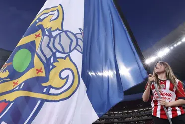 El equipo rojiblanco mostró su apoyo a la YouTuber mexicana en su pelea de boxeo.