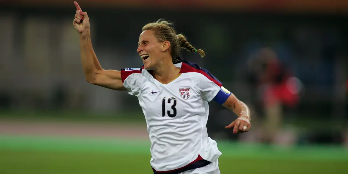 El portugués se convirtió en el futbolista masculino con más internacionalidades.