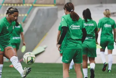 En redes sociales se dio a conocer que un famoso luchador siguió a un equipo mexicano femenil.
