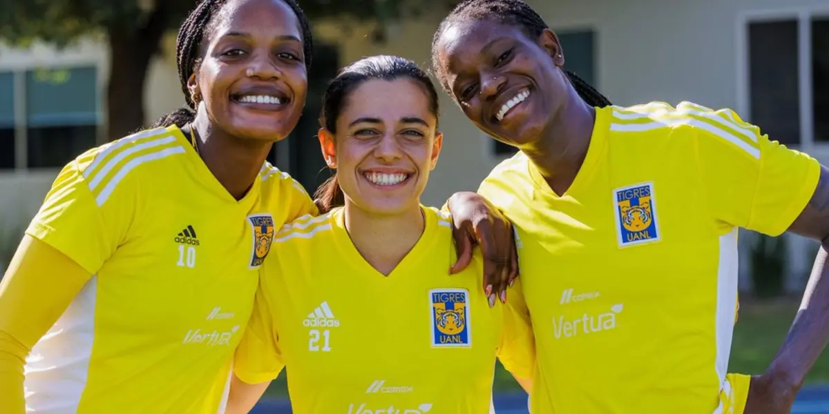 Estas son las 22 jugadoras que saltarán al terreno de juego como titulares en unos minutos.