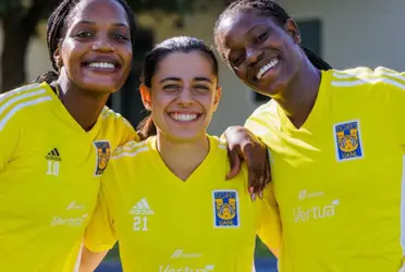 Estas son las 22 jugadoras que saltarán al terreno de juego como titulares en unos minutos.