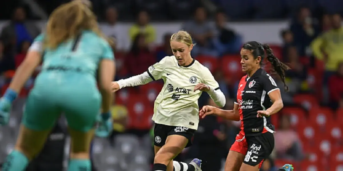 Estas son las 22 jugadoras que saltarán al terreno de juego en unos minutos.