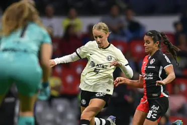 Estas son las 22 jugadoras que saltarán al terreno de juego en unos minutos.