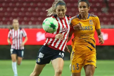 Estas son las 22 jugadoras que saltarán al terreno de juego en unos minutos.