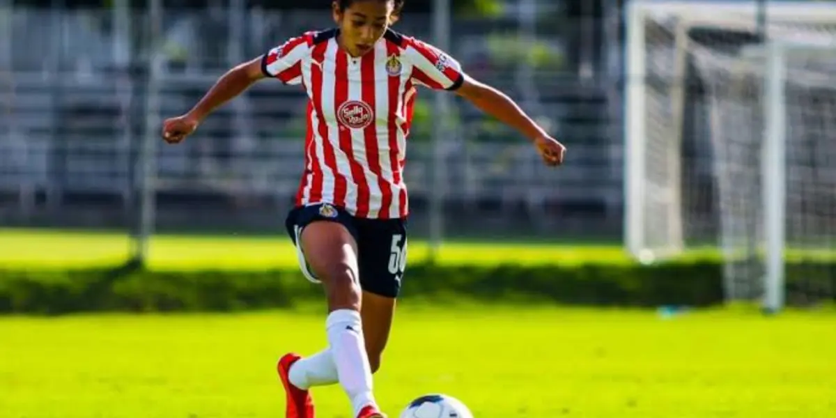 Este lunes fue un día memorable para la jugadora que en su primer convocatoria vio su debut.