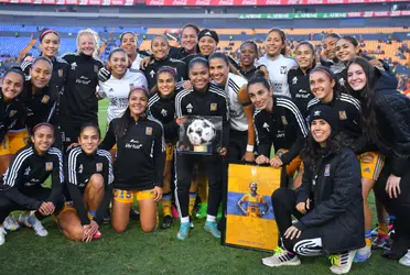 Este lunes se le otorgó un reconocimiento a la jugadora del conjunto felino.