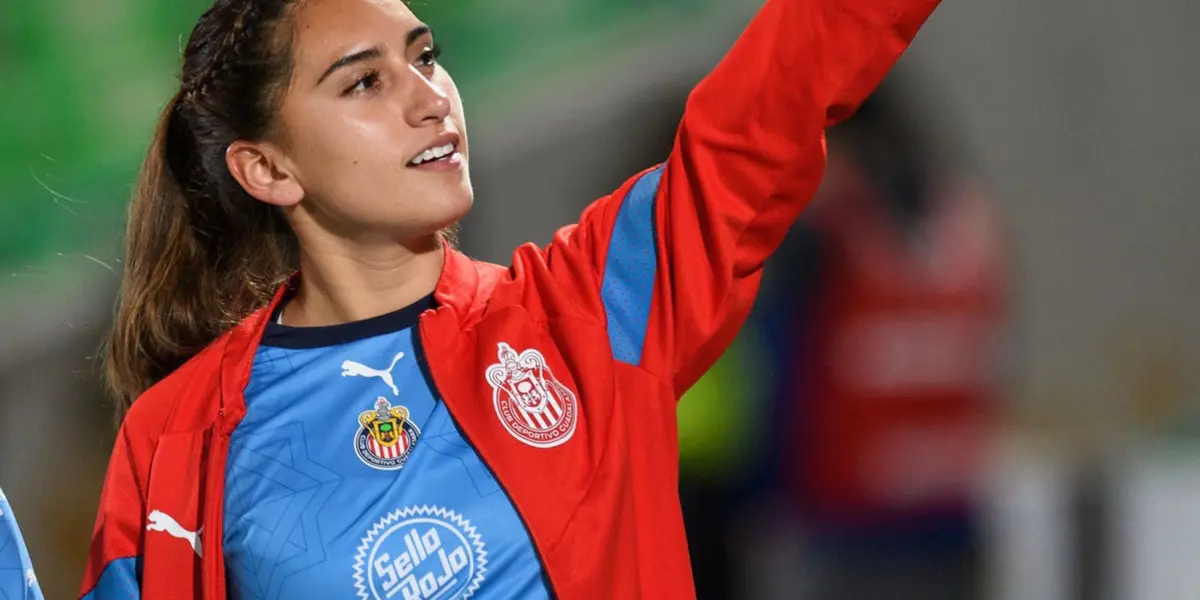 La defensa se decidió por el futbol luego de practicar el modelaje.