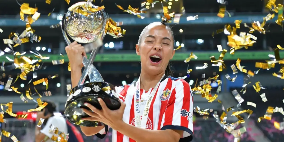 La delantera del Rebaño fue exhibida por sus compañeras luego de que le aplicarán una inyección y la reacción ya es viral.