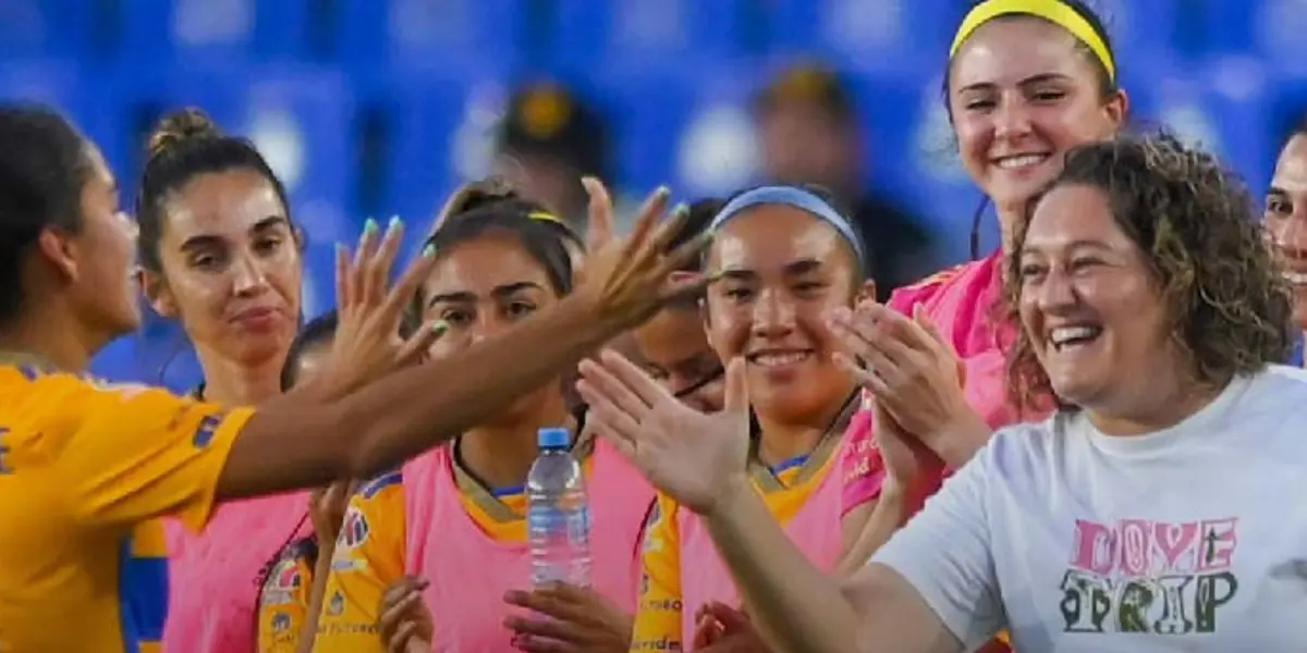 La estratega no se conforma con los buenos resultados obtenidos y les exige a sus jugadoras.