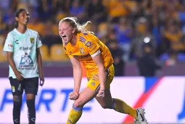 La familia de la jugadora no pudo contener la emoción tras el debut de Parker.