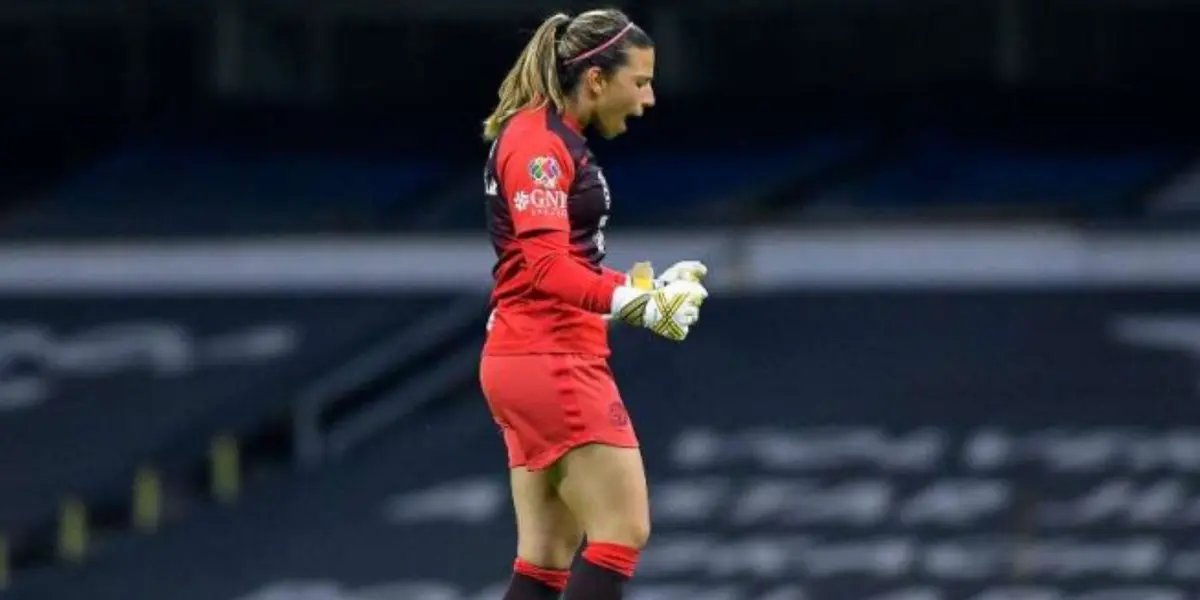 La guardameta reveló mediante un video que fue víctima de amenazas.