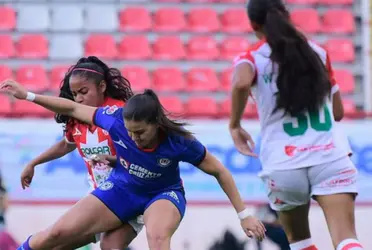 La jugadora de la Máquina recibió una fuerte falta en el partido ante las Centellas.