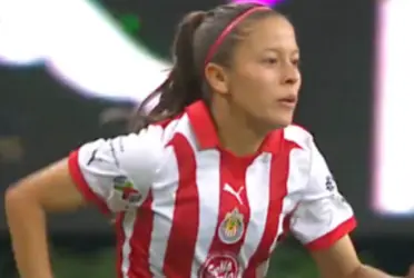 La jugadora debutó en primer división este domingo en el partido ante Puebla.