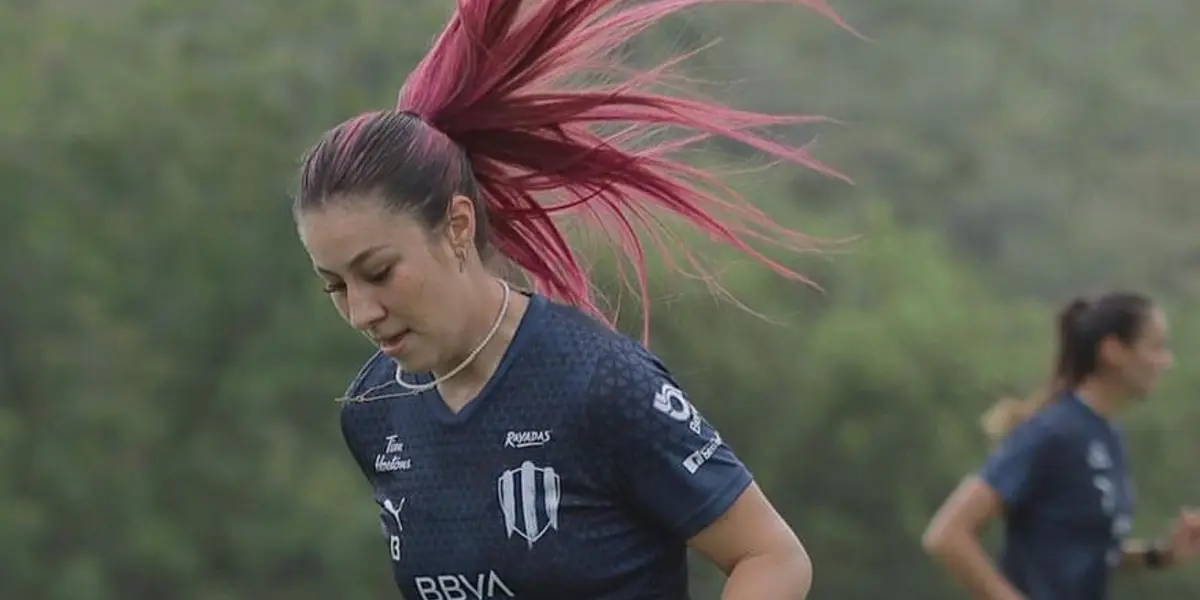 La jugadora del conjunto de Monterrey sorprendió este sábado con un nuevo look.