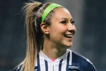 La jugadora del conjunto regio le dio unas clases de baile a sus compañeras.