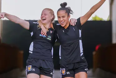 La jugadora disfrutó de canciones de algunos grupos regios en una entrevista.