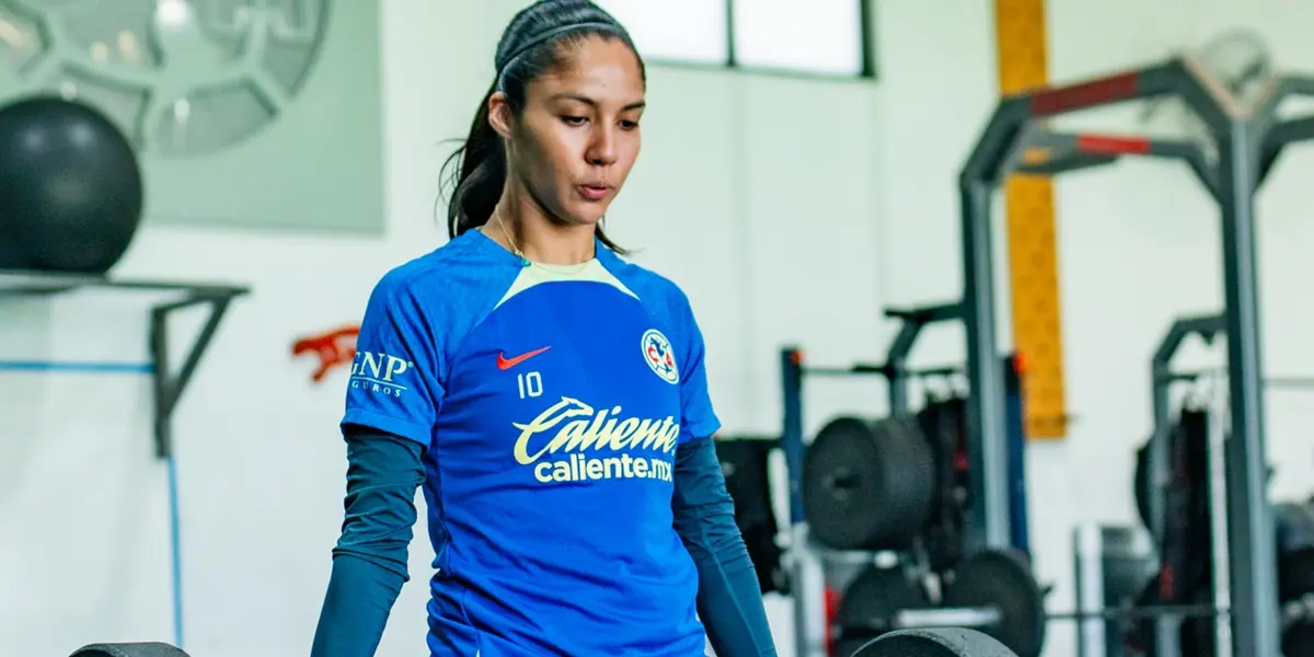 La jugadora encendió las alarmas durante el partido al salir en camilla.