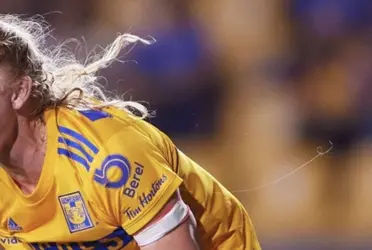 La jugadora está cerca de salir del conjunto felino.