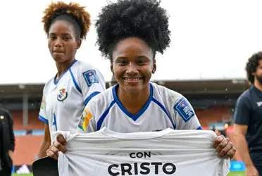 La jugadora hizo historia junto con su equipo al clasificar por primera vez a una justa mundialista.