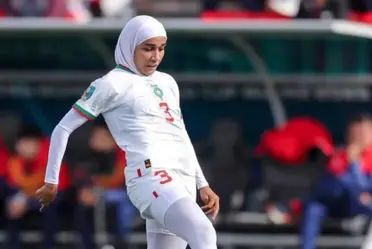 La jugadora marroquí hizo historia al convertirse en la primera futbolista en usarlo en un Mundial.