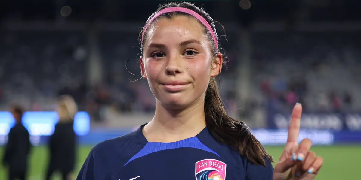 La jugadora tiene tan sólo 15 años de edad y ya tiene un futuro prometedor en el futbol femenil.