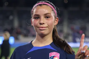 La jugadora tiene tan sólo 15 años de edad y ya tiene un futuro prometedor en el futbol femenil.