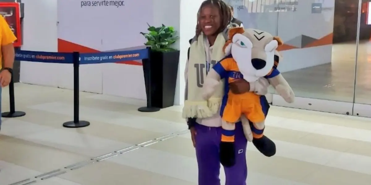 La jugadora ya comienza a tener interacción con la afición del conjunto felino y ya les dijo unas palabras en español.