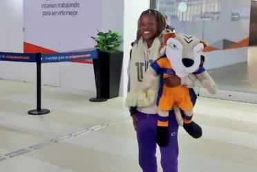 La jugadora ya comienza a tener interacción con la afición del conjunto felino y ya les dijo unas palabras en español.