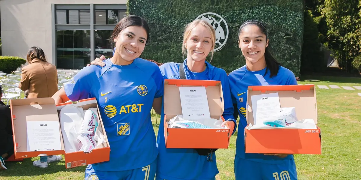 La prestigiosa marca se ha encargado de darles unos obsequios a las jugadoras por su nuevo convenio.