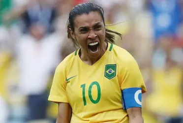 La Selección Brasileña quiere llevar a lo más alto a una de sus históricas jugadoras.