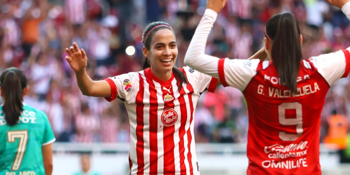 Las alineaciones están listas y ellas son las 22 jugadoras que saldrán como titulares al campo en unos minutos.