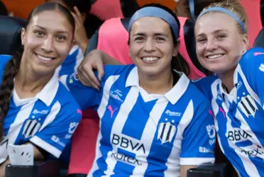 Las jugadoras regias cantaron a todo pulmón en los vestidores luego de un entrenamiento.