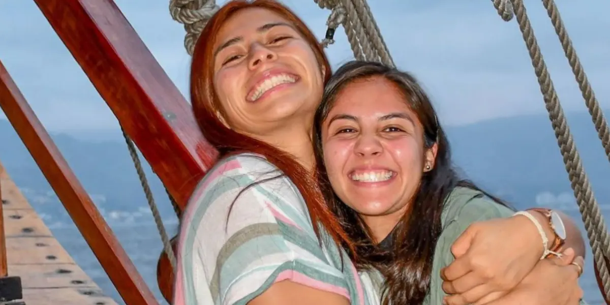 Las jugadoras se encuentran descansando previo al inicio de la competencia.