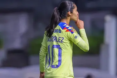 Los seguidores azulcremas arremetieron contra la delantera del equipo.