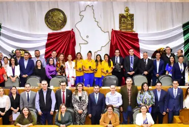 Se le reconoció al conjunto felino por el gran trabajo que han hecho dentro y fuera de la cancha por el futbol femenil.