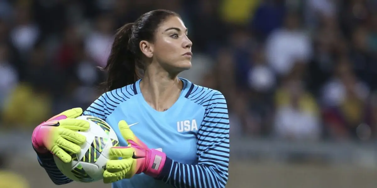 Se trata de una exfutbolista estadounidense quien fue una referente con su país.