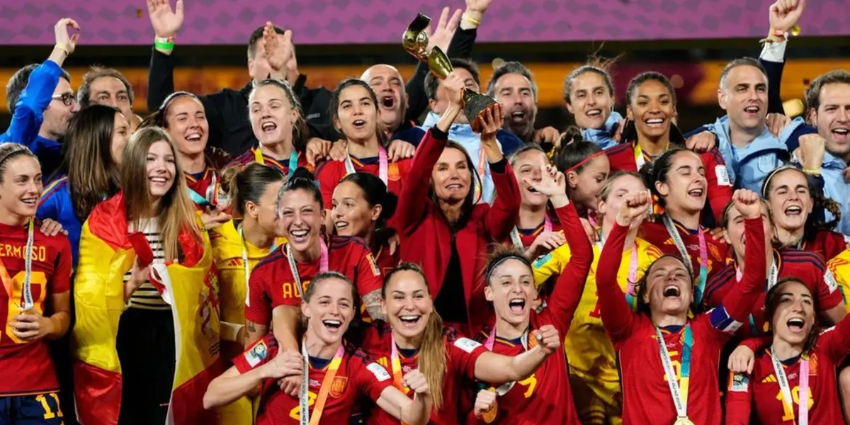 Ya ha pasado más de un mes de la final de la justa mundialista y aún es difícil comprar la camiseta de las campeonas.